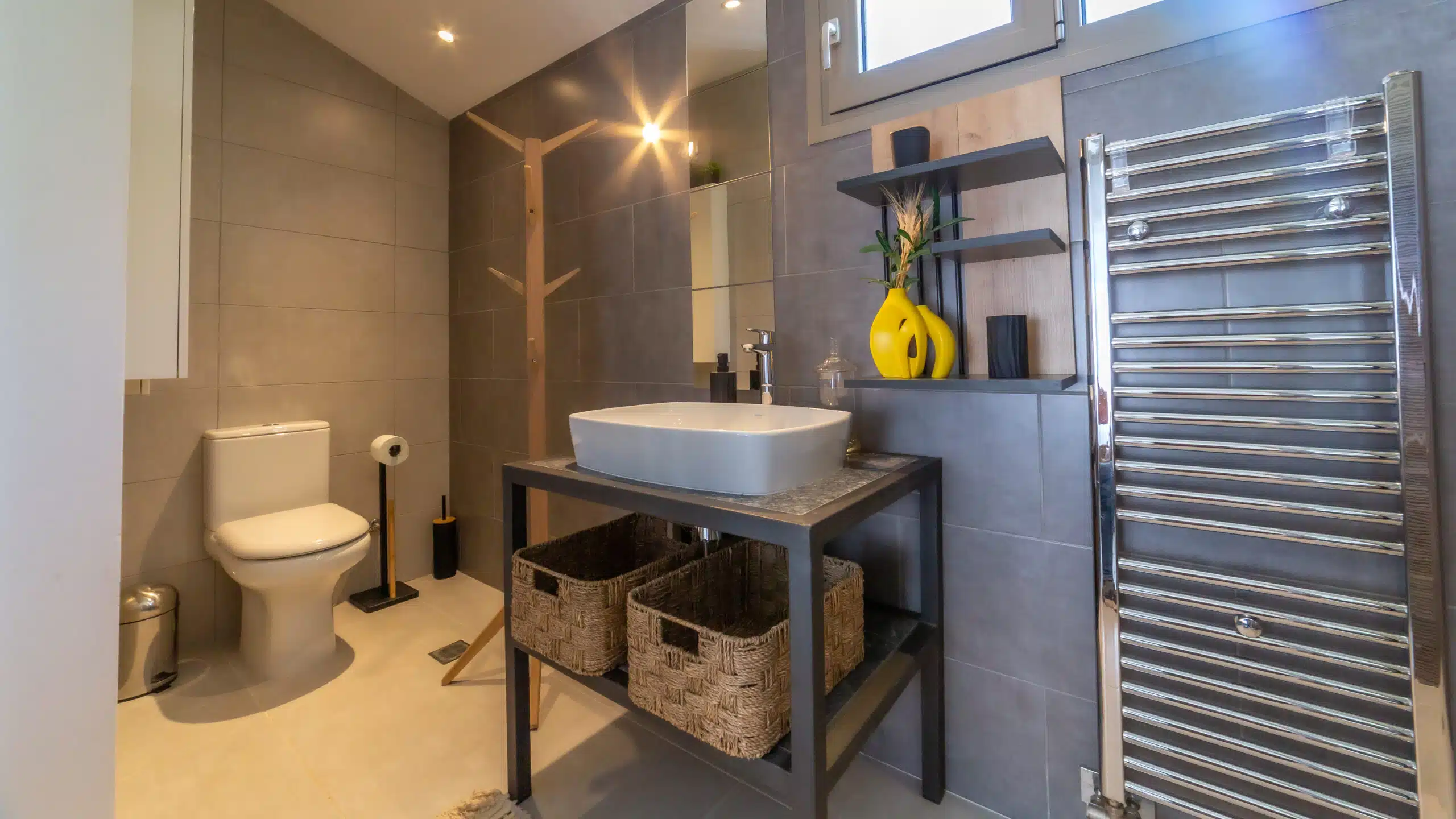 Image depicting the master bedroom en-suite