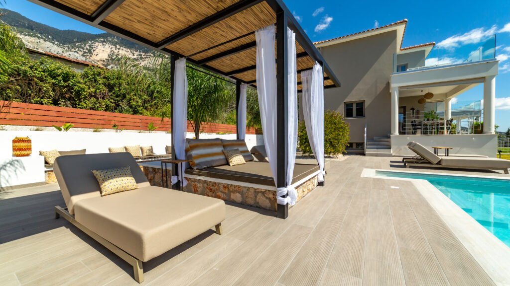 Image depicting a side aspect view of day beds